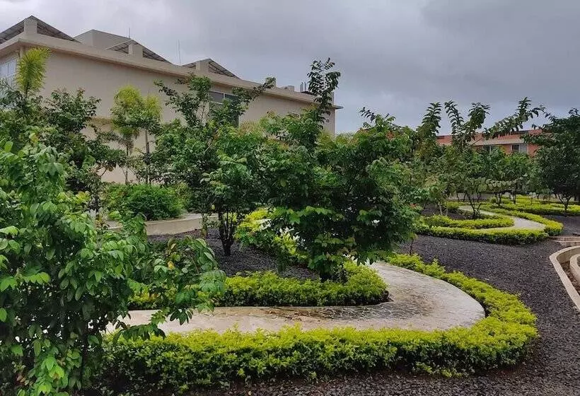 Hotelli Justa Rudra Resort & Spa