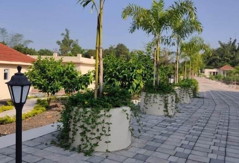 Hotel Justa Rudra Resort & Spa