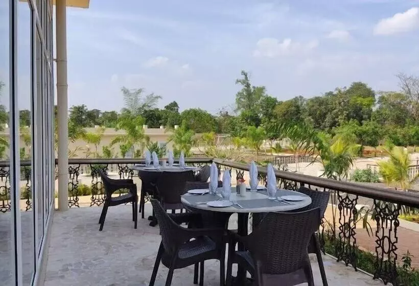 Hotelli Justa Rudra Resort & Spa