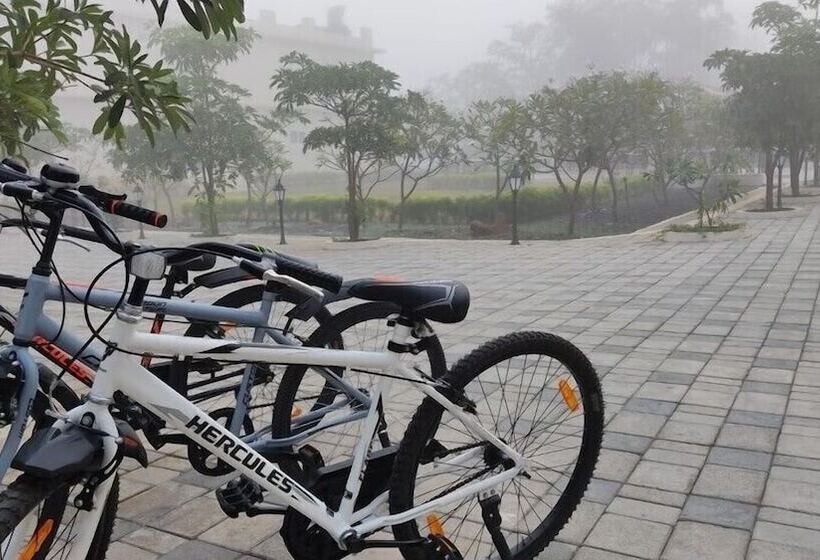 Hotel Justa Rudra Resort & Spa