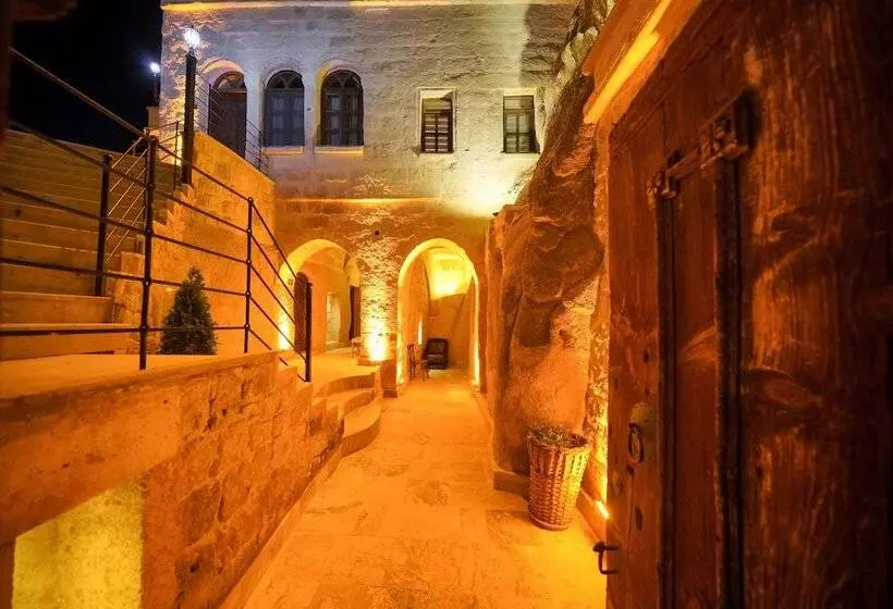 Hotelli Serenus Cave Suites