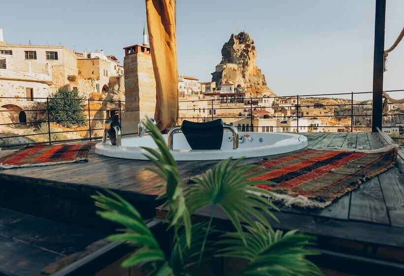 هتل Serenus Cave Suites