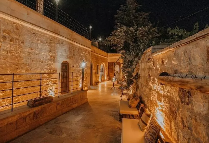 Hotelli Serenus Cave Suites