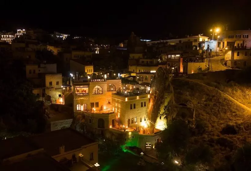 Hotelli Serenus Cave Suites