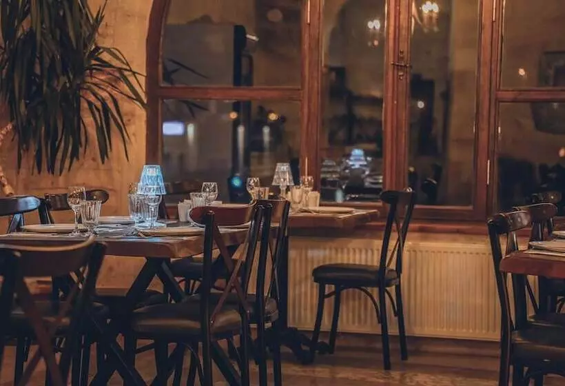 Hotelli Serenus Cave Suites