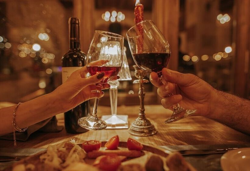 هتل Serenus Cave Suites