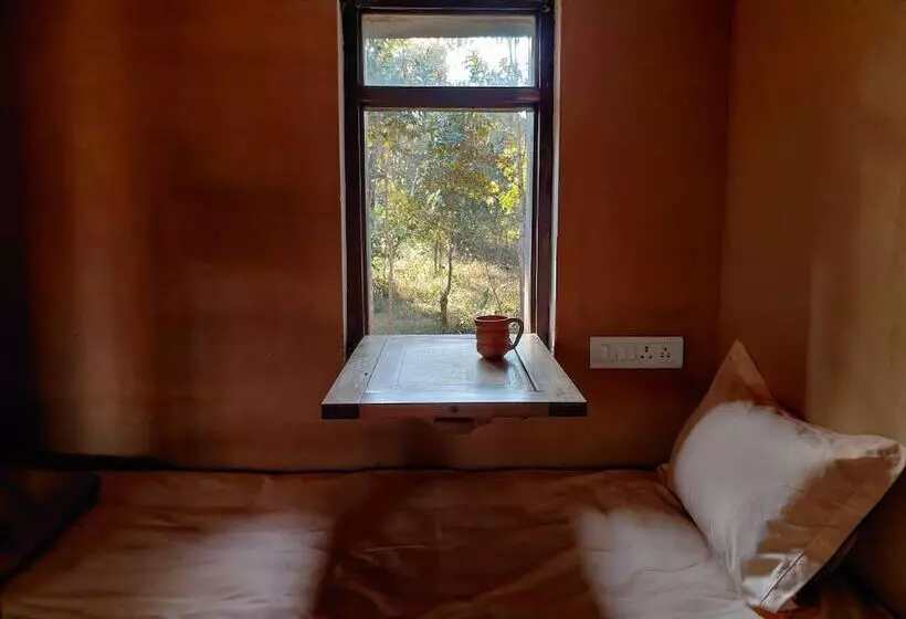 ホテル Surwahi Social Ecoestate Kanha
