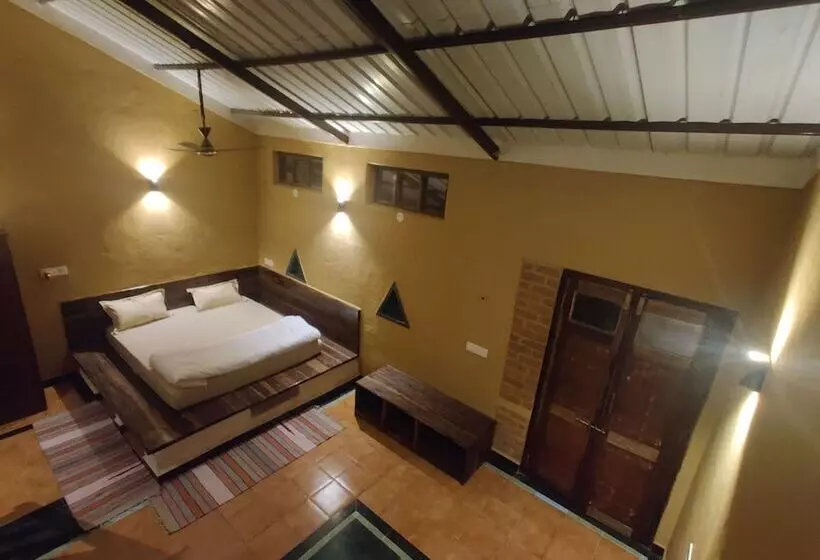 ホテル Surwahi Social Ecoestate Kanha