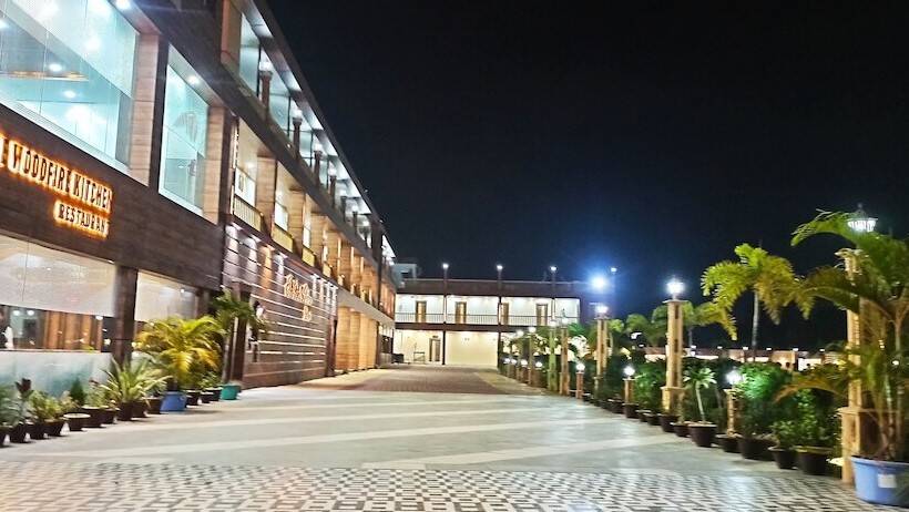 호텔 The Bodhi Palace Resort