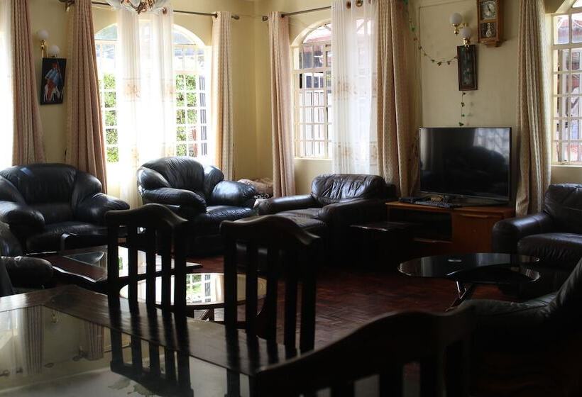 هتل Tranquil Homestays