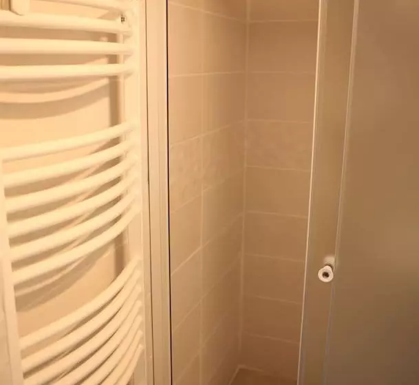 Hunyadi Panzió  Apartmanház