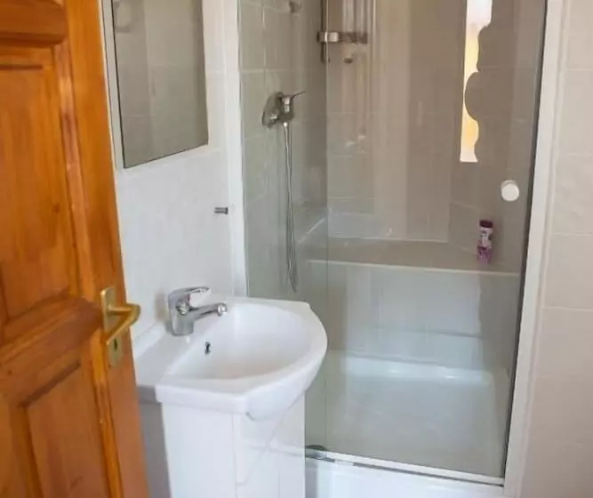 Hunyadi Panzió  Apartmanház