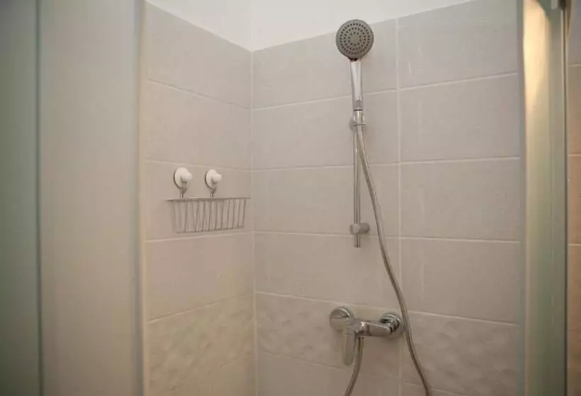 Hunyadi Panzió  Apartmanház