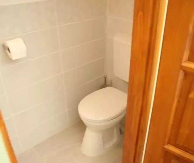 Hunyadi Panzió  Apartmanház