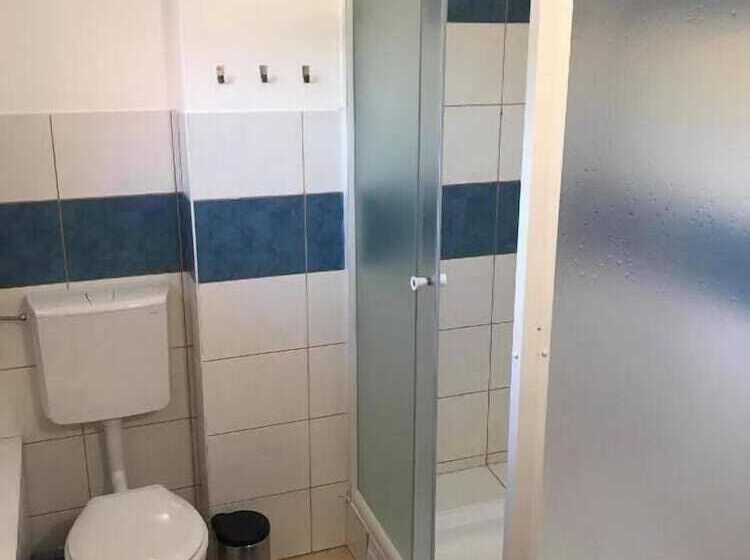 Hunyadi Panzió Apartmanház