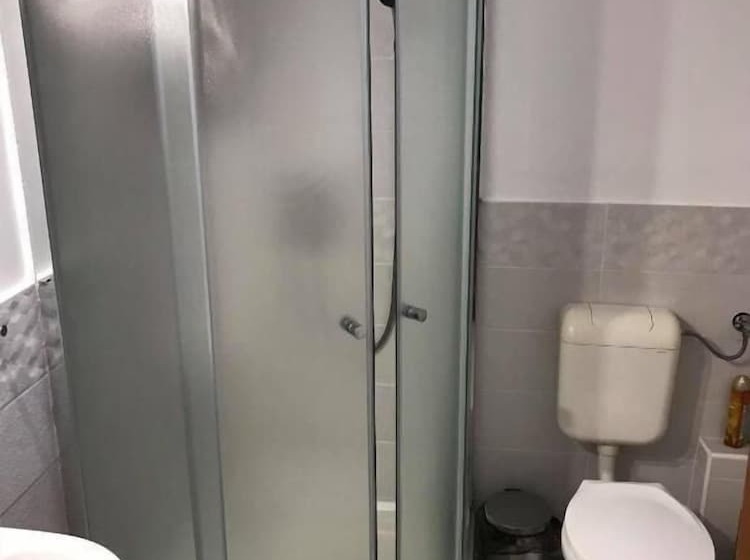 Hunyadi Panzió Apartmanház