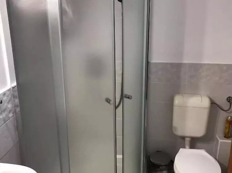 Hunyadi Panzió  Apartmanház