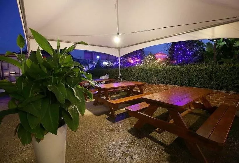 Motelli Asan Hyatt