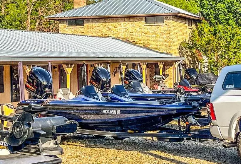 モーテル Reel Inn And Lodge