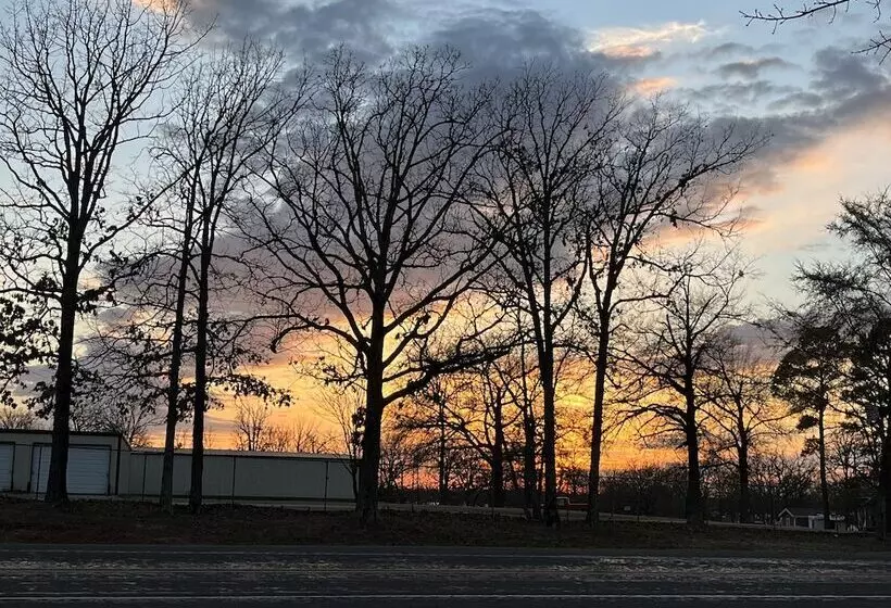 モーテル Reel Inn And Lodge