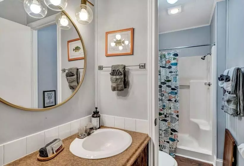 モーテル Reel Inn And Lodge