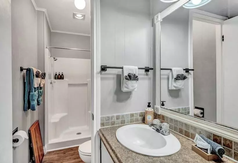 モーテル Reel Inn And Lodge