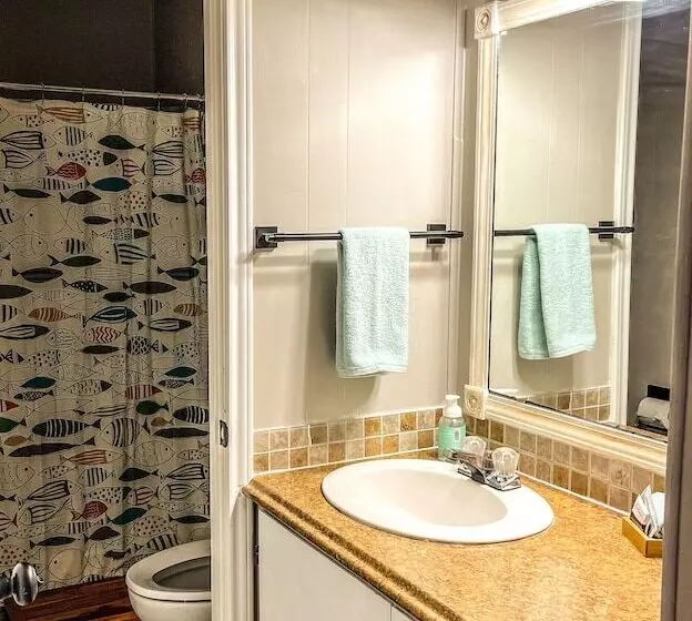 モーテル Reel Inn And Lodge