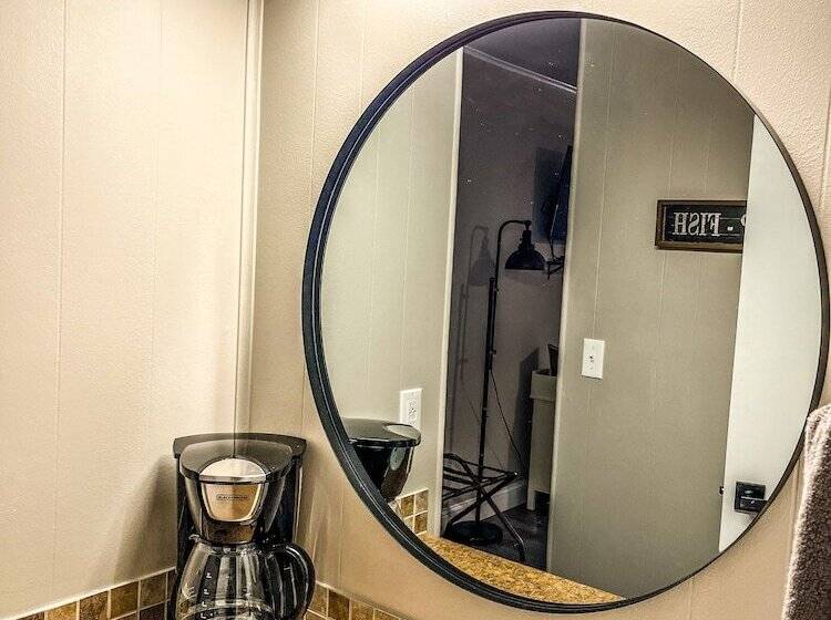 汽车旅馆  Reel Inn And Lodge