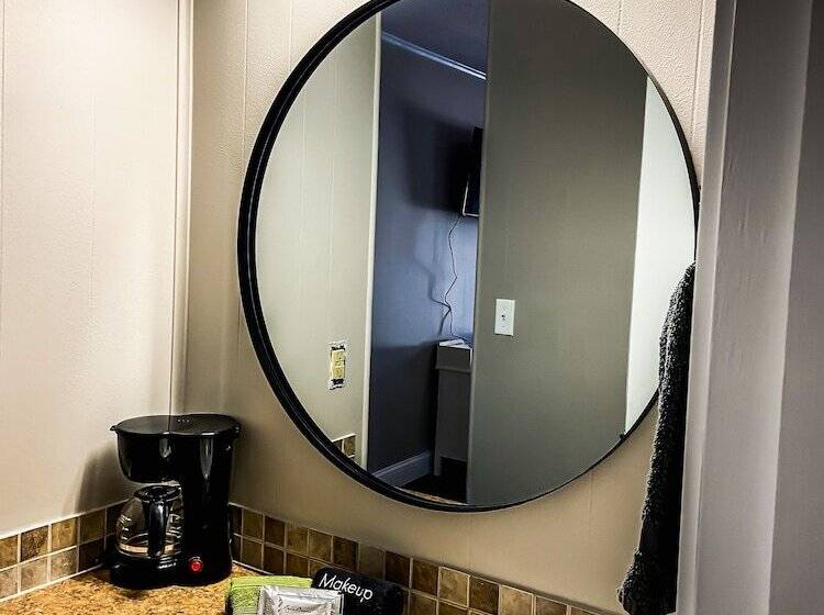 汽车旅馆  Reel Inn And Lodge