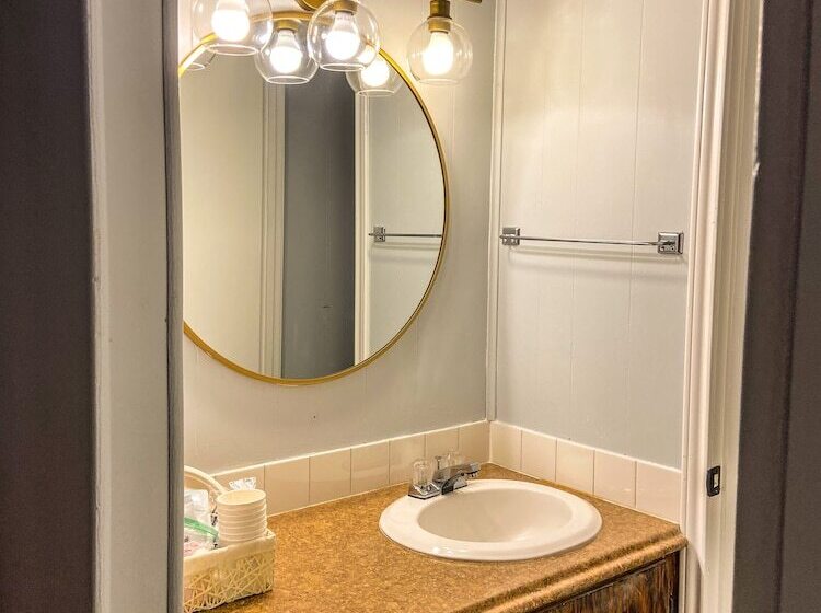 汽车旅馆  Reel Inn And Lodge