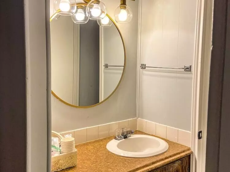 モーテル Reel Inn And Lodge