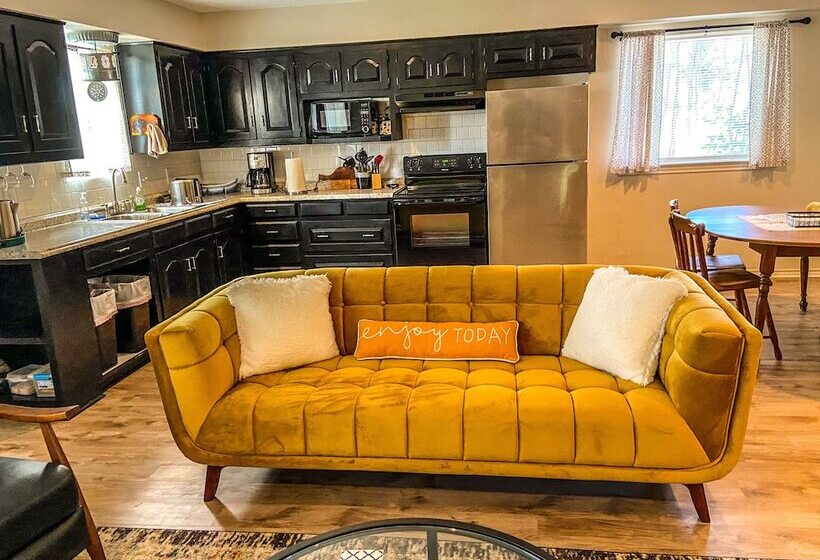 汽车旅馆  Reel Inn And Lodge