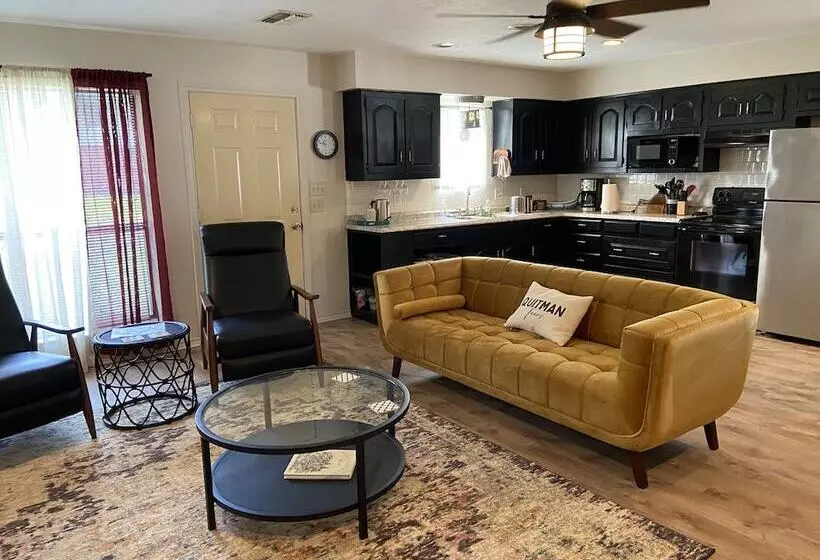 モーテル Reel Inn And Lodge