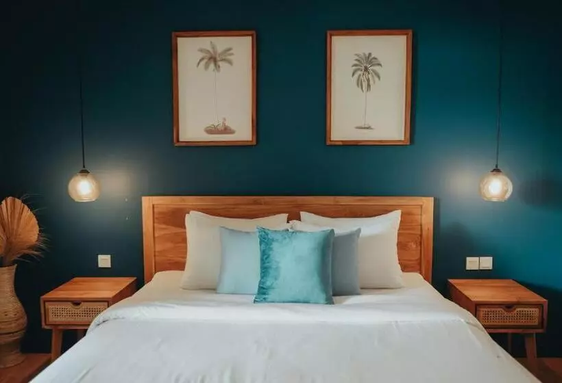 Porter Hotel   Surf & Yoga Retreat