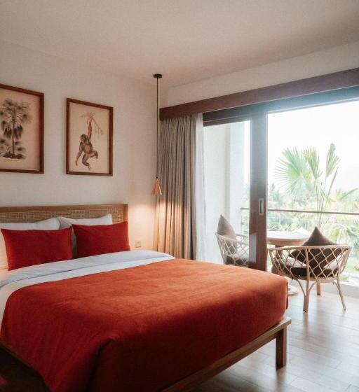 Porter Hotel   Surf & Yoga Retreat