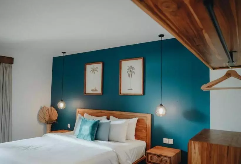 Porter Hotel   Surf & Yoga Retreat