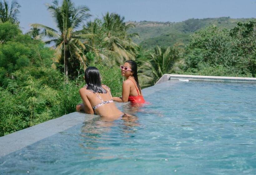 Porter Hotel   Surf & Yoga Retreat