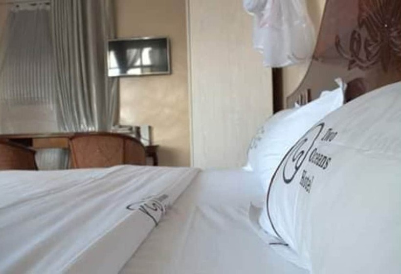 Two Oceans Hotel Voi