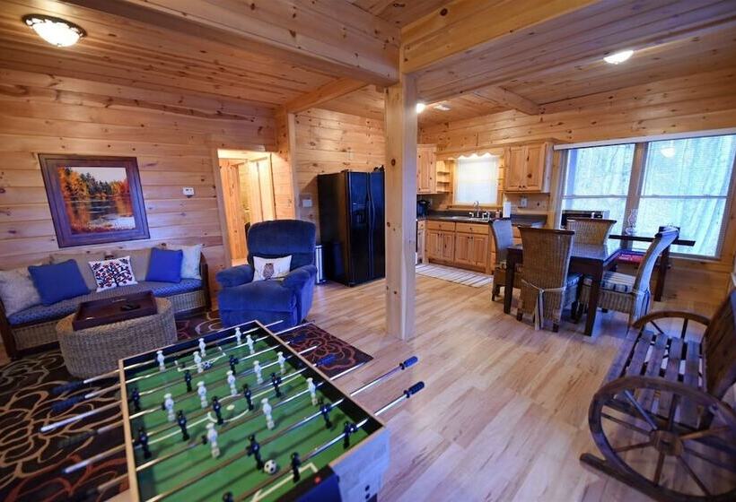 Whispering Creek Lodge Blue Ridge