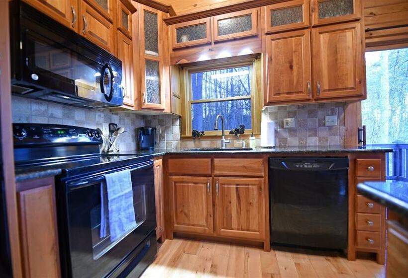 Whispering Creek Lodge Blue Ridge