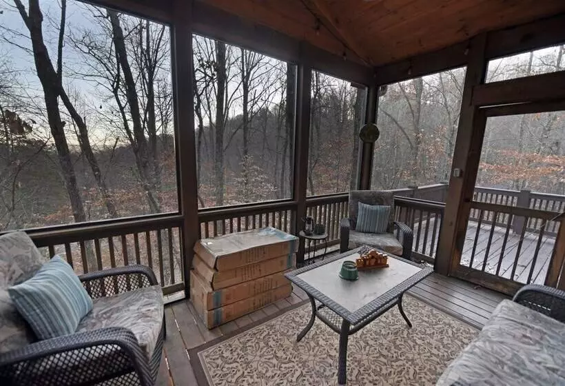 Whispering Creek Lodge   Blue Ridge