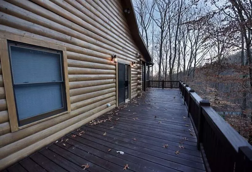 Whispering Creek Lodge   Blue Ridge