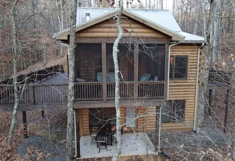 Whispering Creek Lodge   Blue Ridge