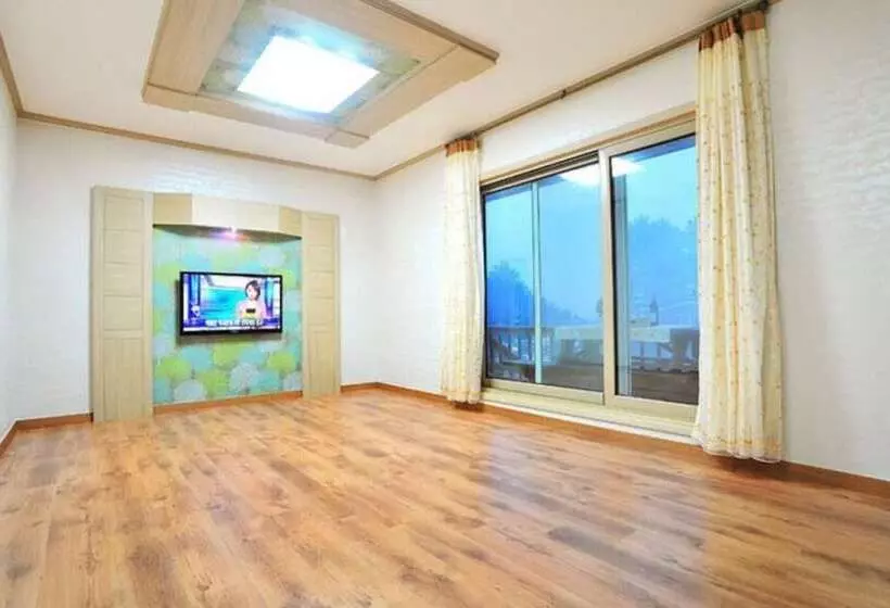 Boryeong Beach House Pension
