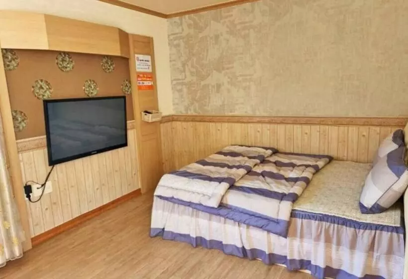 Boryeong Beach House Pension