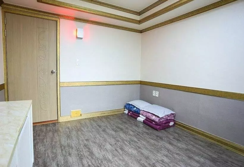 Donghae Daemyung Motel