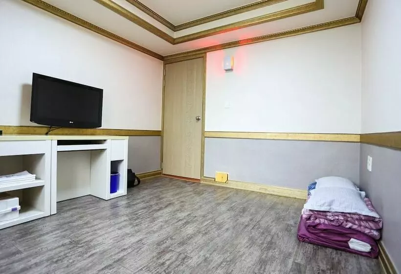 Donghae Daemyung Motel
