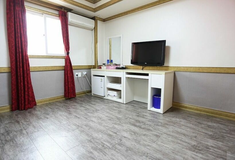 Donghae Daemyung Motel