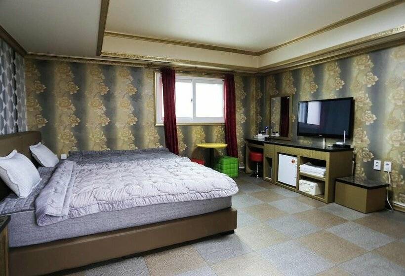 Donghae Daemyung Motel