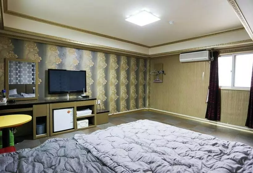 Donghae Daemyung Motel
